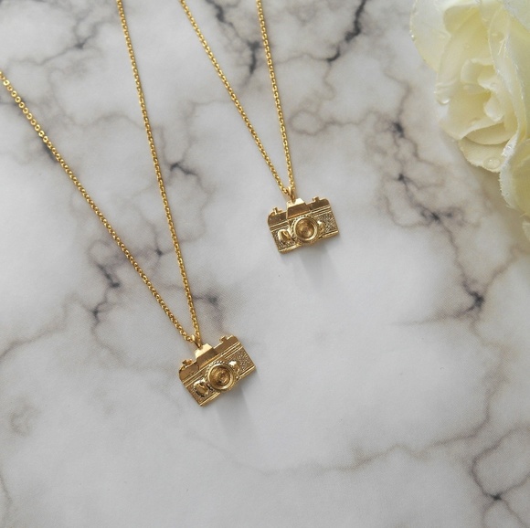 New Gold Camera Necklace - Picture 2 of 8